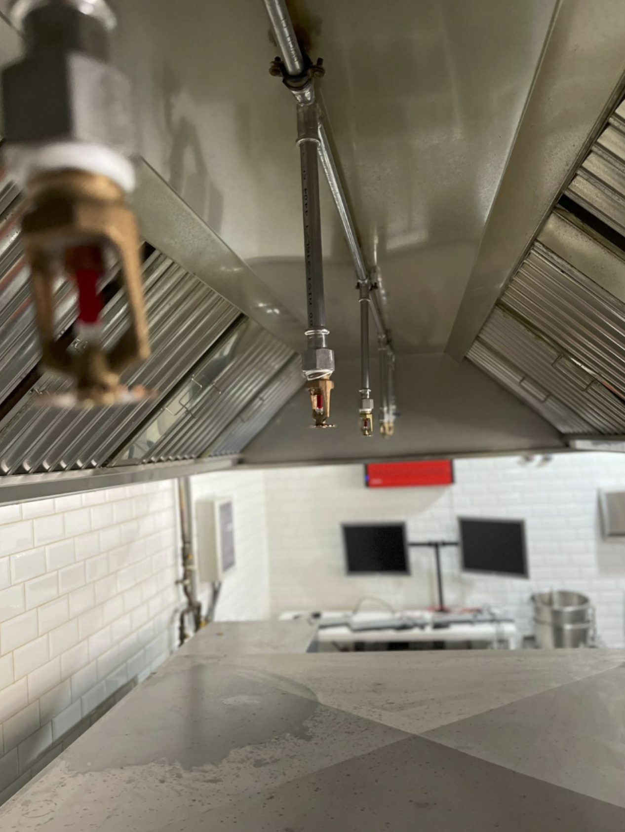 Instalación de Sistemas de Extinción de Sprinklers en Pizzería en La Cistérniga 2